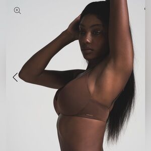 SKIMS PUSH-UP PLUNGE BRA